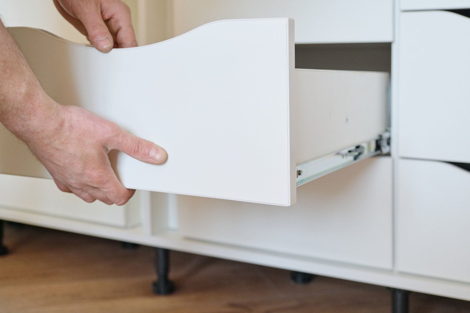 Schublade bleibt hängen beim Öffnen